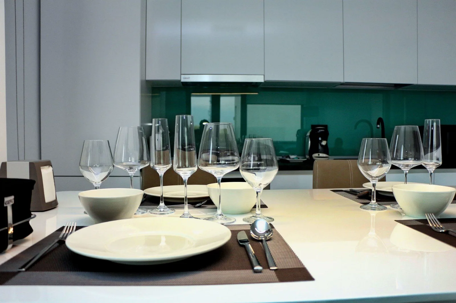 Apartament cu două dormitoare, 2 băi și terasă — UpArtHotel, București, București