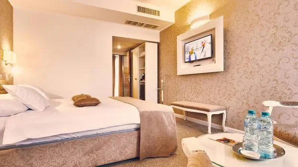 Apartament — Continental Forum, Arad, Arad