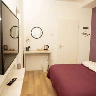 Camera Dubla Standard Purple — Manolle Boutique, București Sectorul 3, București