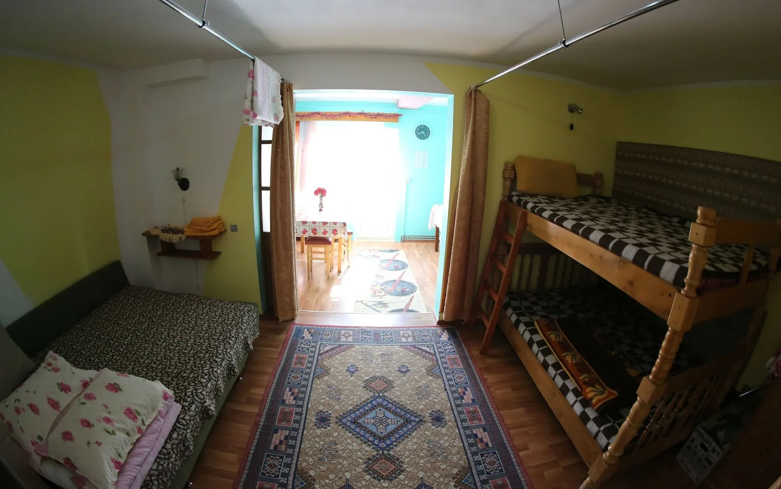 Camera 7 — Vila Zenyt, Piatra Fântânele, Bistrița-Năsăud