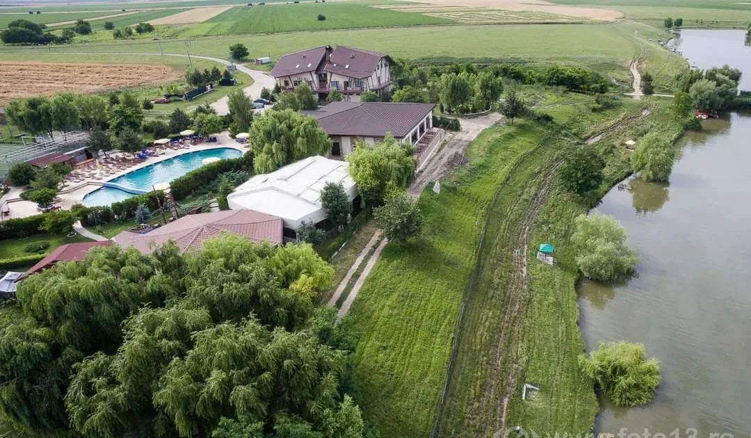 Complex Turistic Valea Iazurilor