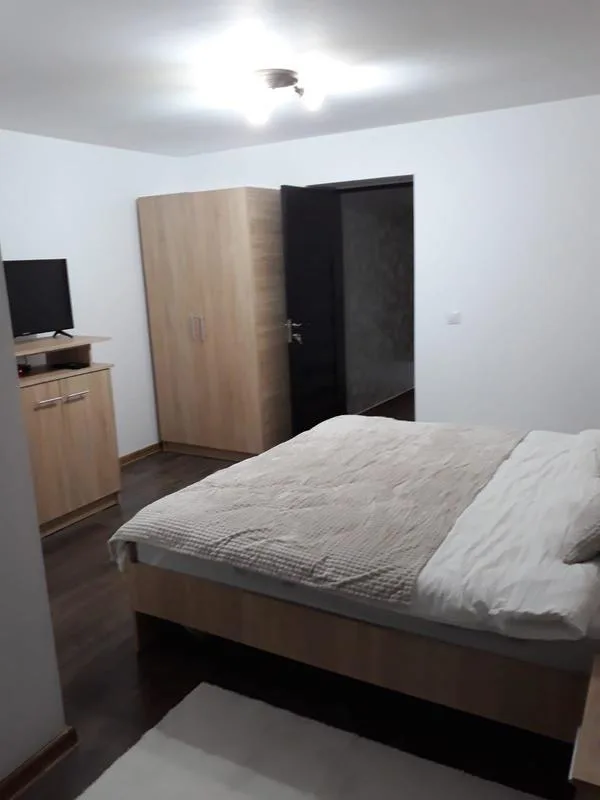 Camera 2 — La Buru, Căraci, Hunedoara