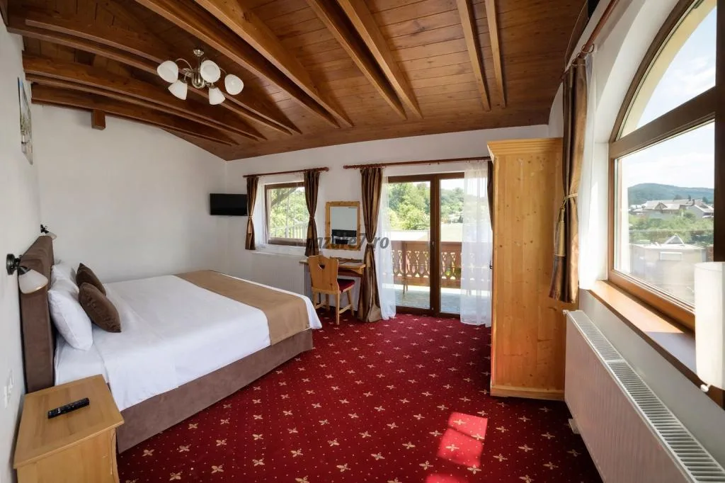 Camera dubla superioara — Casa Belcin, Bușteni, Prahova