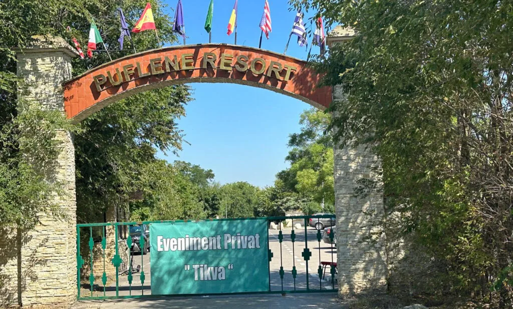 Puflene Resort Official