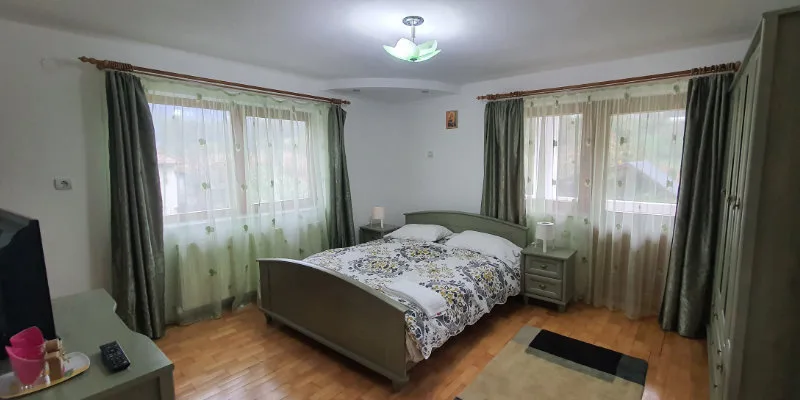 Camera verde — Ralu & Ello, Pietreni, Vâlcea