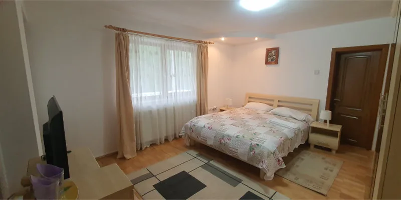 Camera bej — Ralu & Ello, Pietreni, Vâlcea