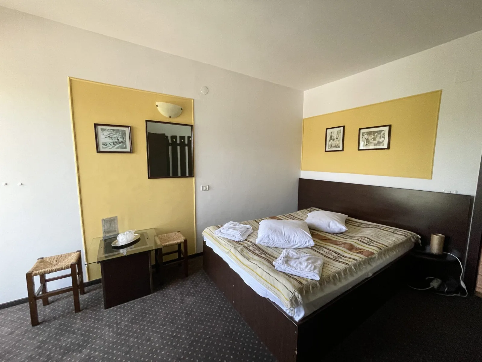 Camera Queen size — Pensiunea MIS, Zărnești, Brașov