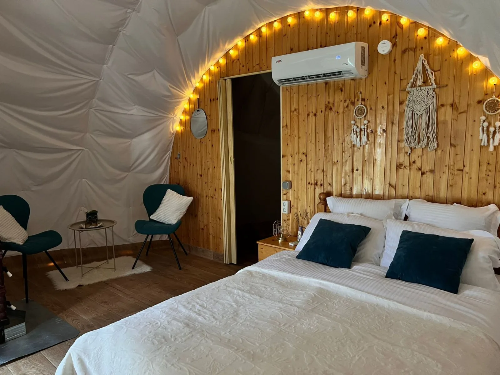 Baci Baci — Sunrise Glamping Retreat, Robaia, Argeș