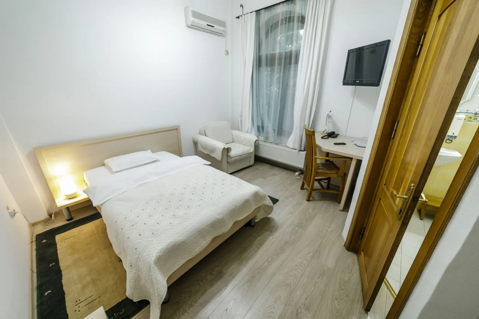 single — Vila Belvedere, Galați, Galați