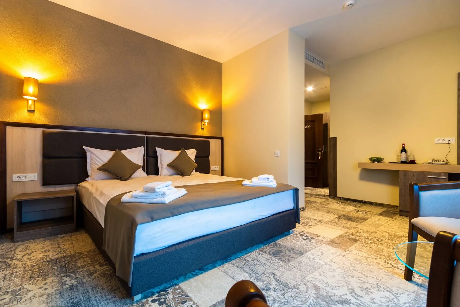 King Deluxe — Hotel Izvoare, Călimănești, Vâlcea
