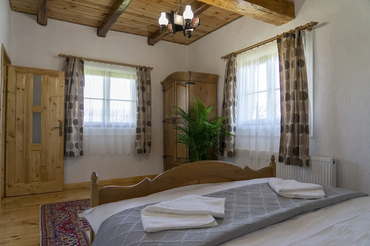 Floare de Colț — Casa Vlădușca, Moieciu de Sus, Brașov