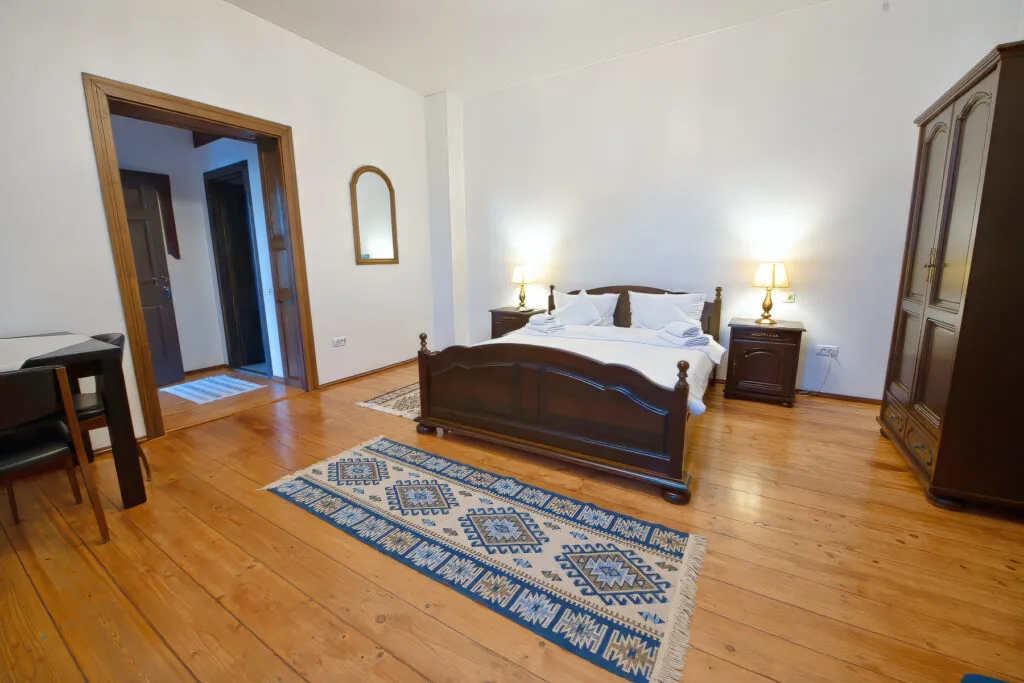 Casa la Conac – garsonieră cu bucătărie proprie — La Conac TÂRGU OCNA, Târgu Ocna, Bacău