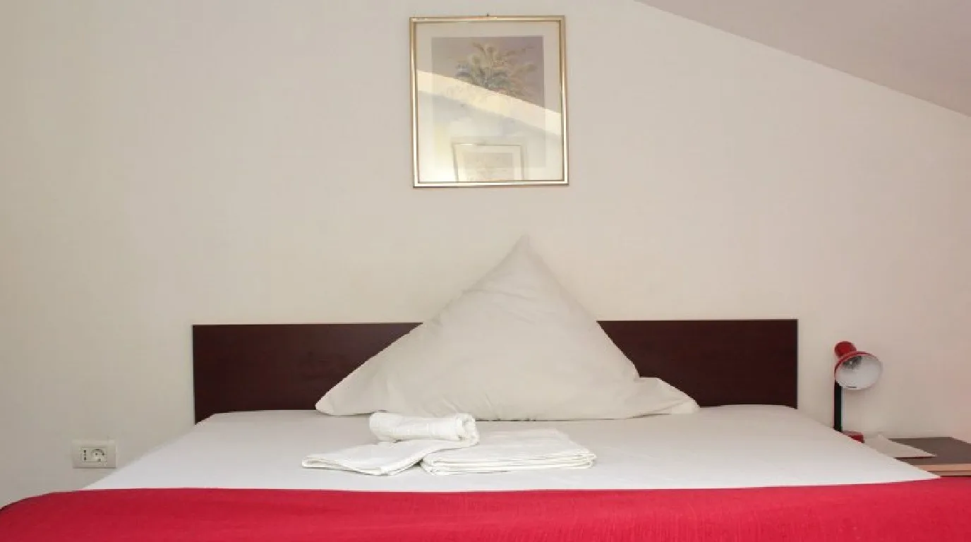 Camera Matrimoniala cu balcon deschis pentru fumat — Pura Vida, Timișoara, Timiș