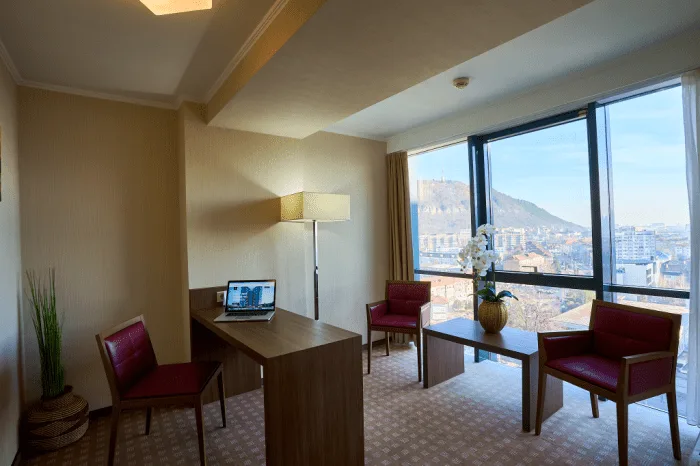 Central Plaza Hotel