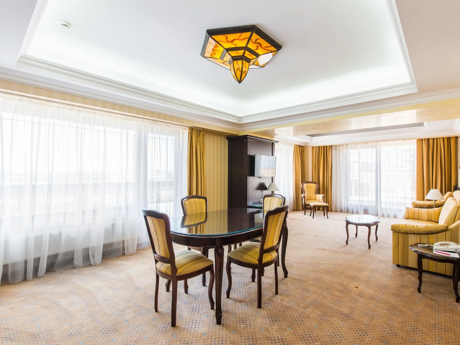 Diplomat Executive Suite — Ramada Bucharest North, București Sectorul 1, București