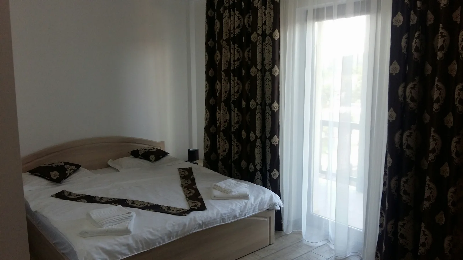 Camera 4 — Izana, Cârbești, Gorj