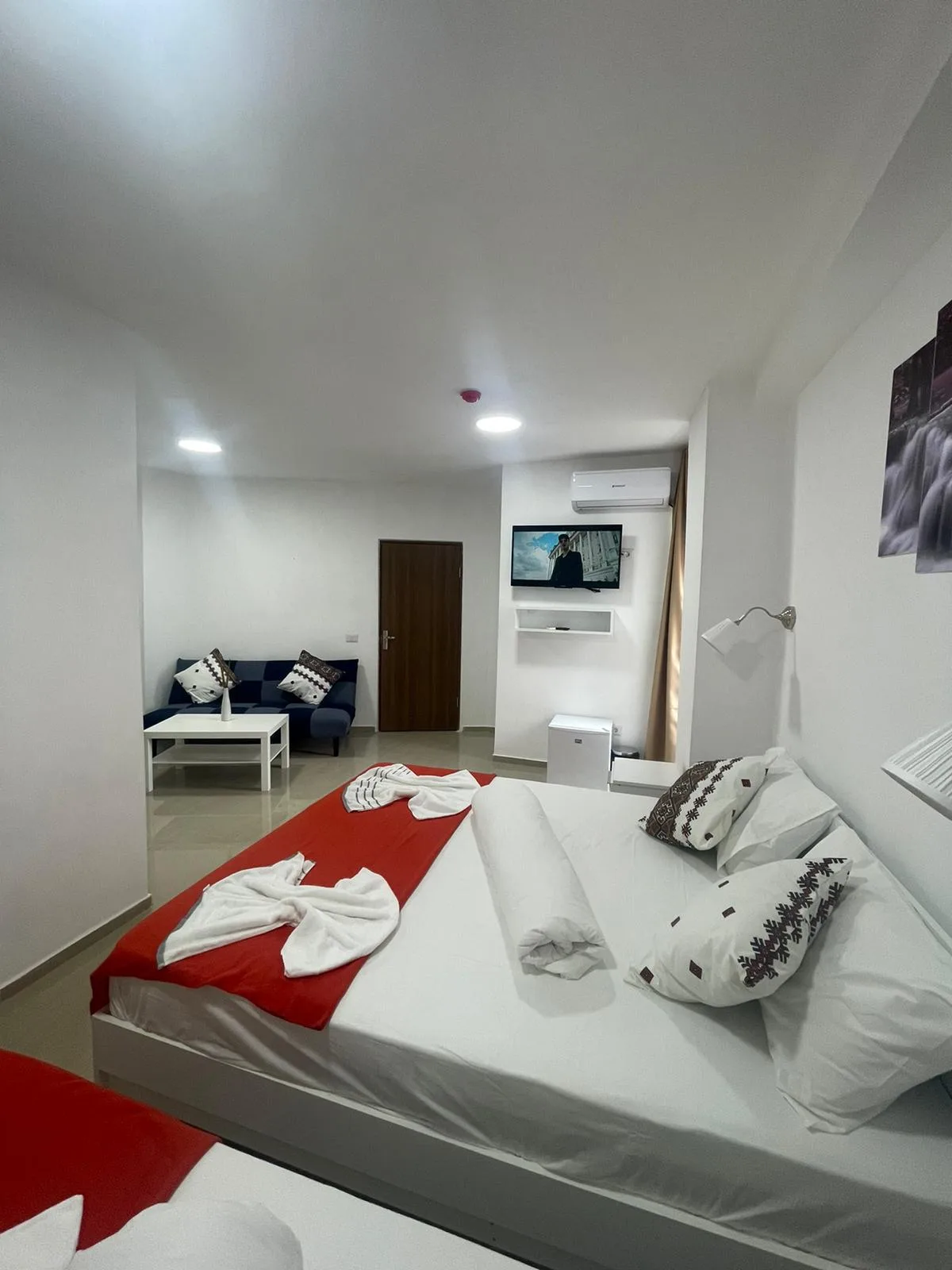Deluxe Triple Room — Tripoli HOTEL & Restaurant, București, București