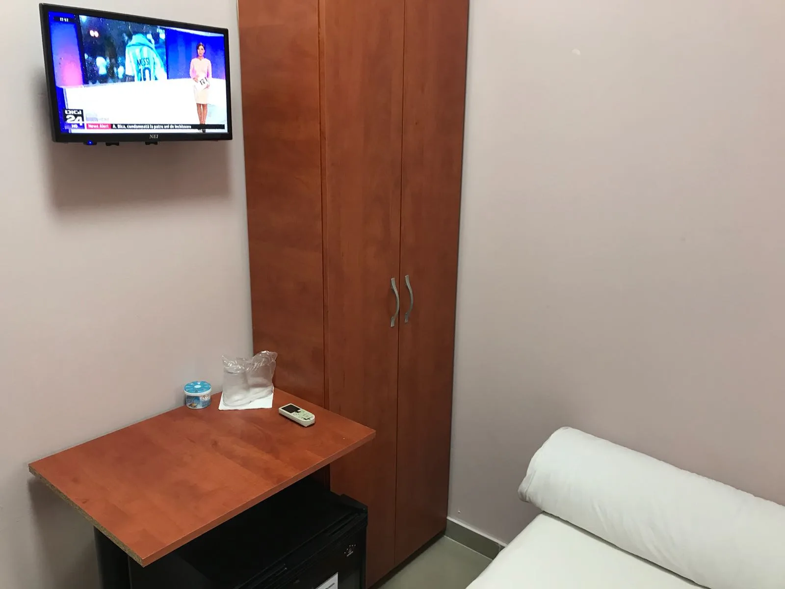 Economical Twin Room — Tripoli HOTEL & Restaurant, București, București