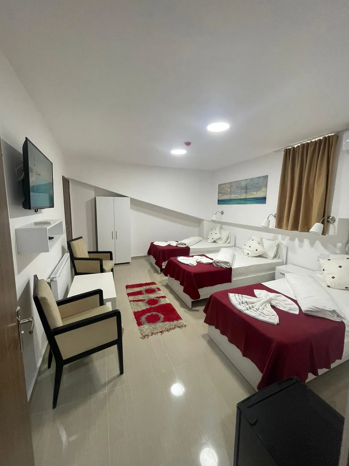 Superior Triple Room — Tripoli HOTEL & Restaurant, București, București