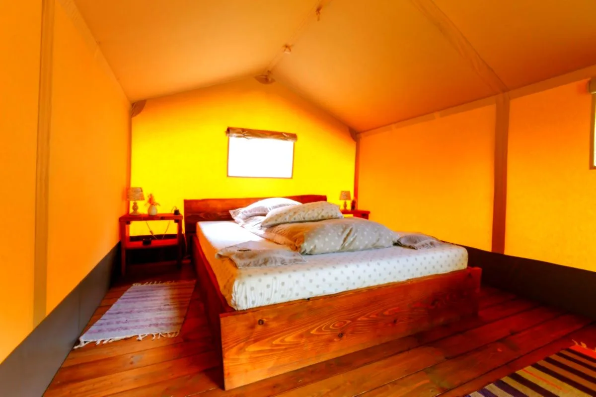 Cort Royal Sunny 2 persoane — Green Camp - Adventure Glamping, Vadu Oii, Buzău