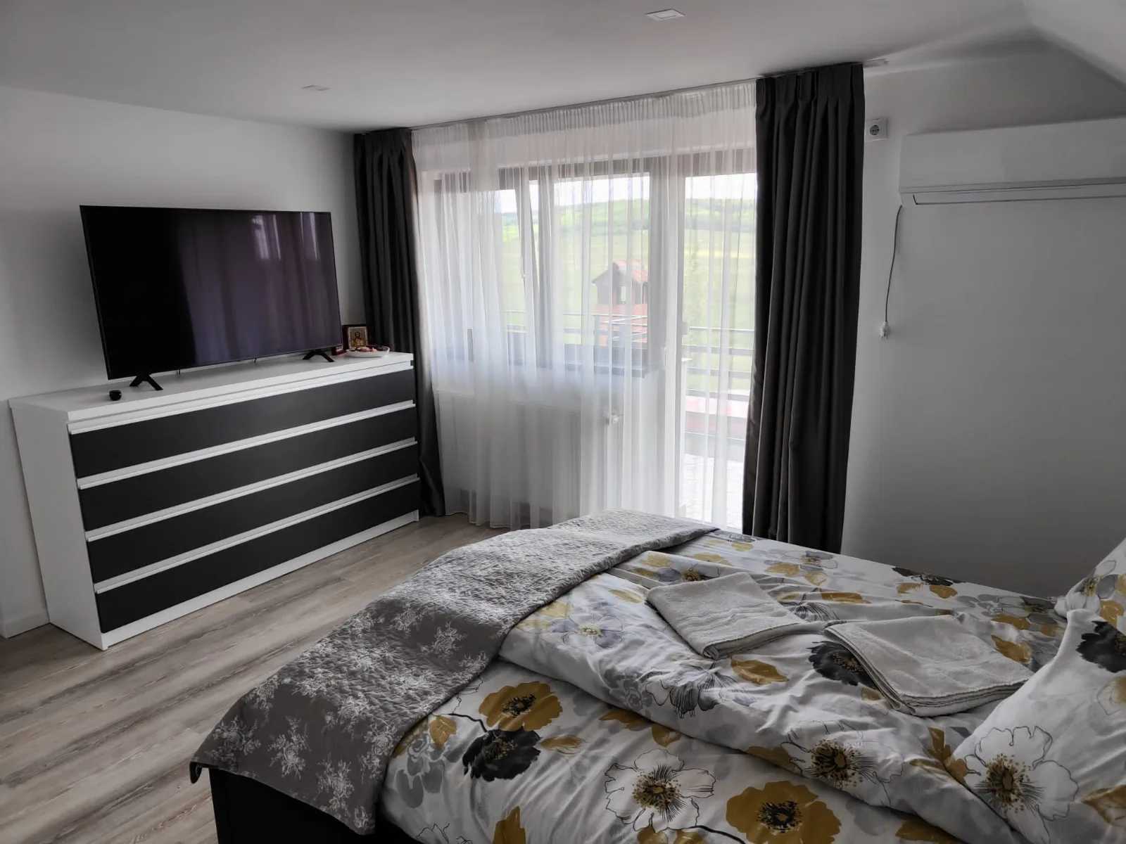 Cameră dublă superioară cu baie proprie și balcon — Casa Katy Băile Felix, Băile Felix, Bihor