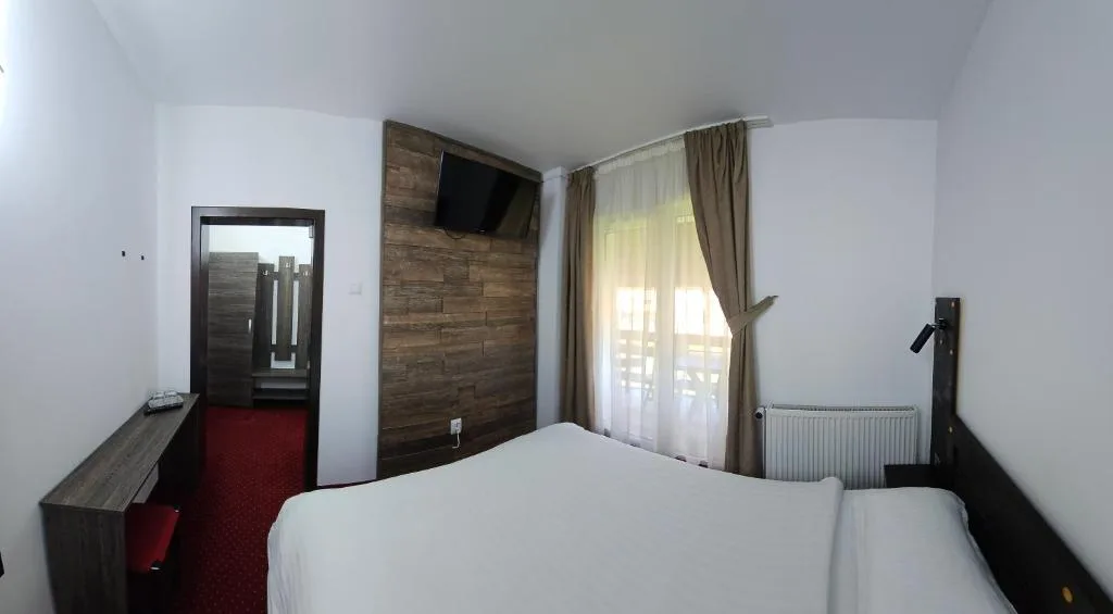 Deluxe Double Room With Balcony — Miruna, Moieciu de Jos, Brașov