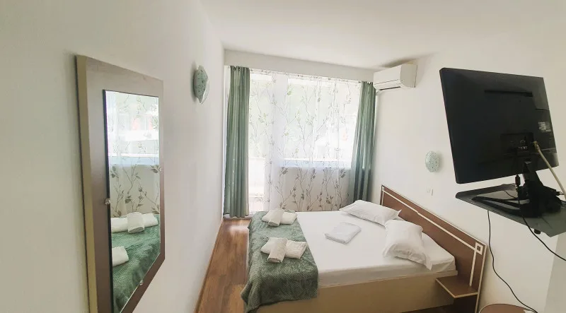 Camera MATRIMONIALA cu BALCON — Pescaruș, Mamaia, Constanța