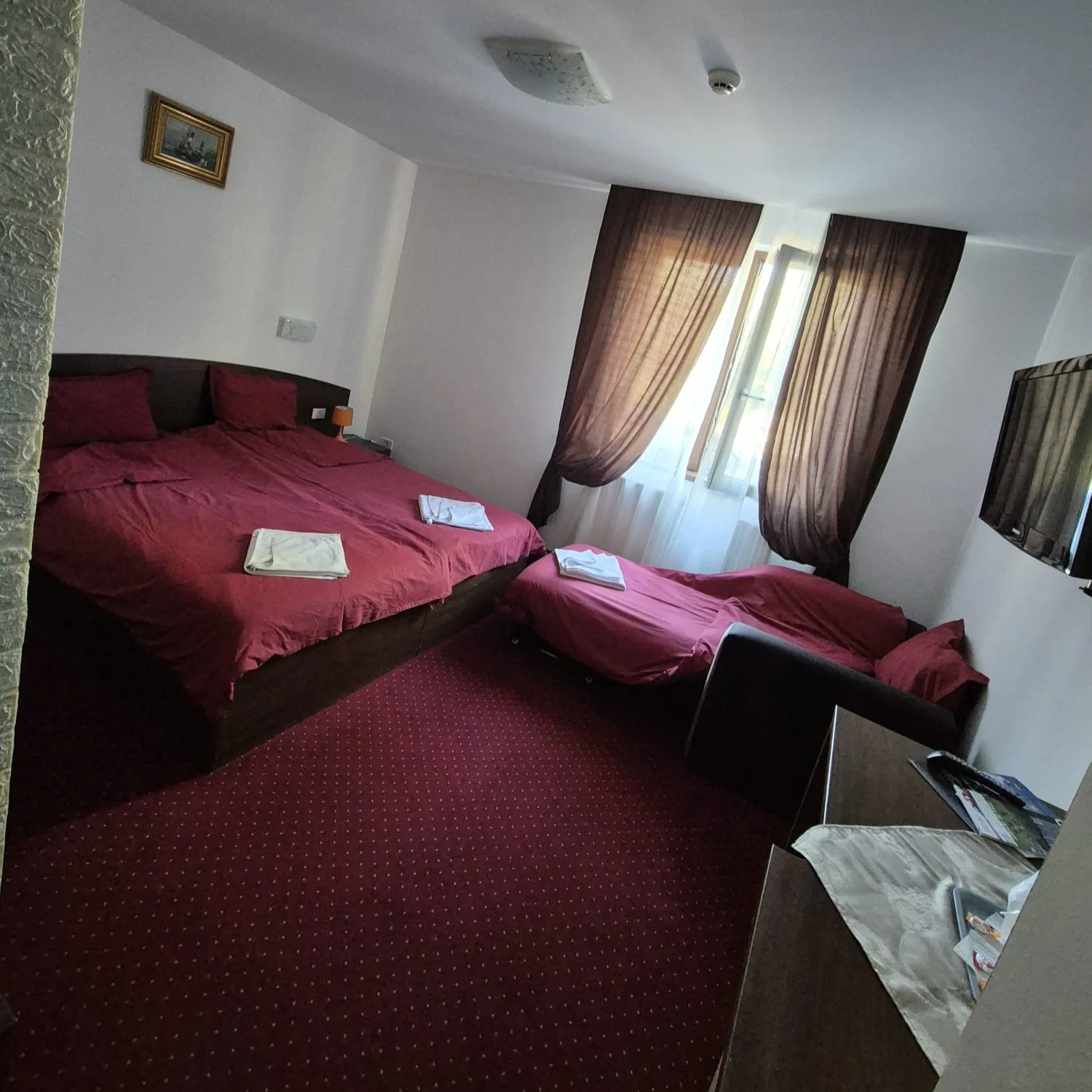 Camere duble/triple — Pensiunea Royal Garden, Drăguș, Brașov