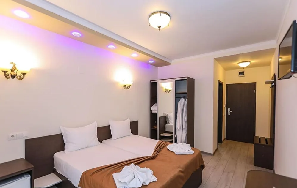 Cameră twin cu terasă — Holiday Maria, Băile Herculane, Caraș-Severin