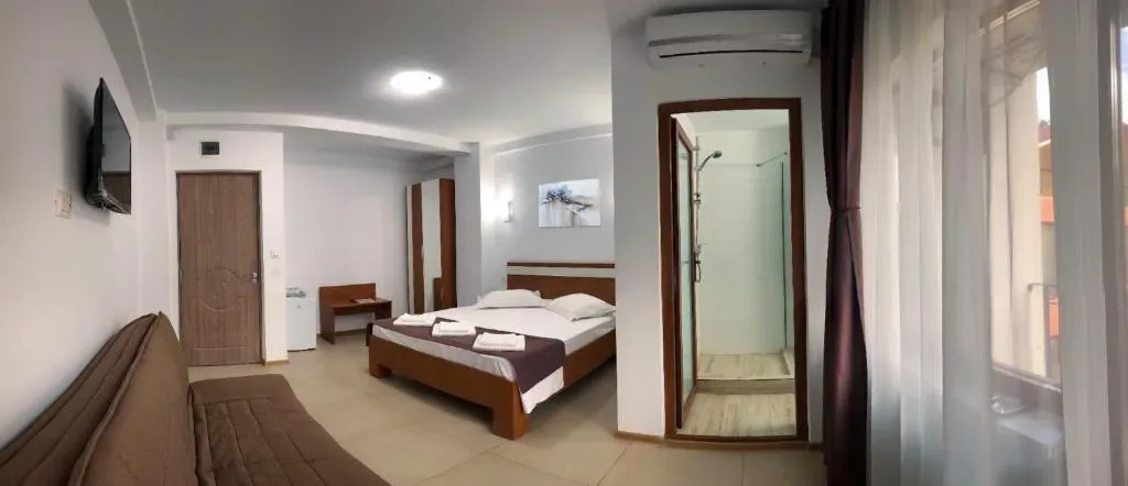 Cameră Triplă Superioară cu Baie — Casa Eden Jupiter, Jupiter, Constanța
