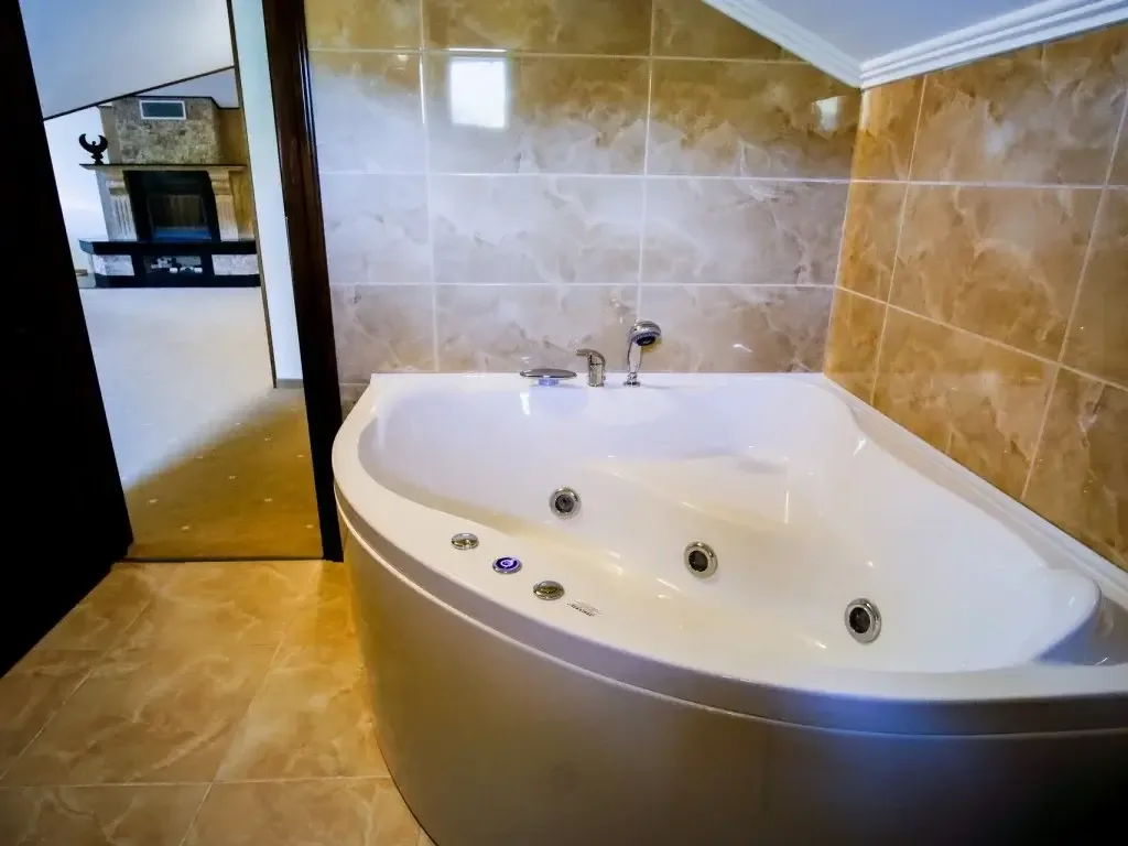 Suită la Mansardă — Hotel Poezia, Negrești-Oaș, Satu Mare