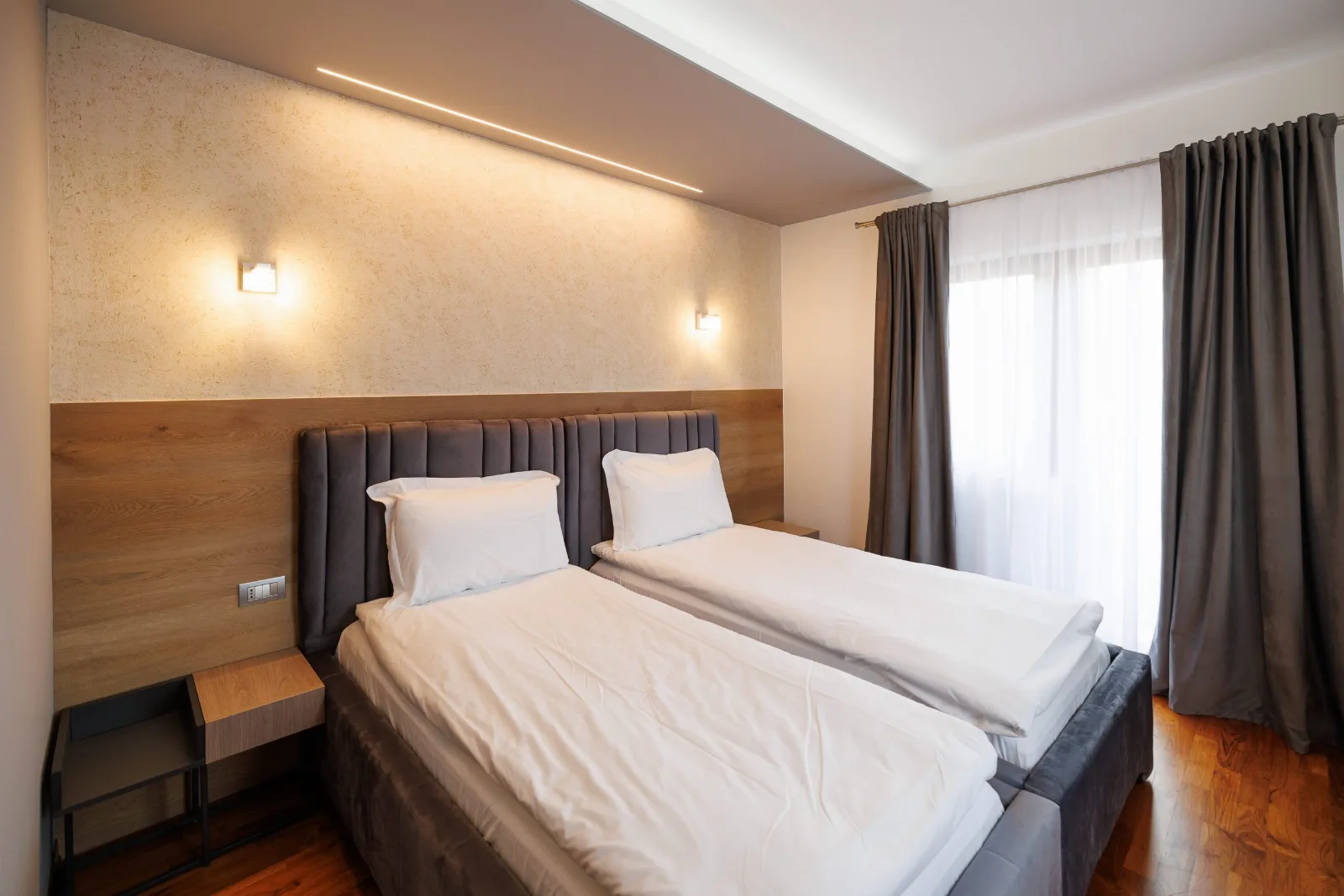 Camera dublă + canapea — Hotel Unik Borsa Maramures, Borșa, Maramureș