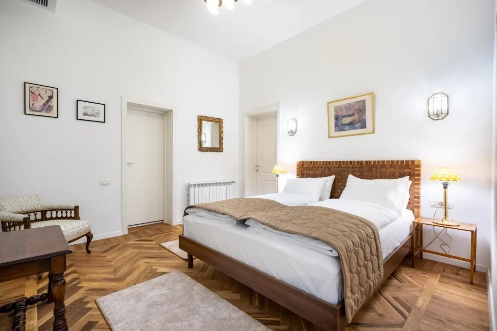 Studio — Nobel Boutique, București Sectorul 1, București