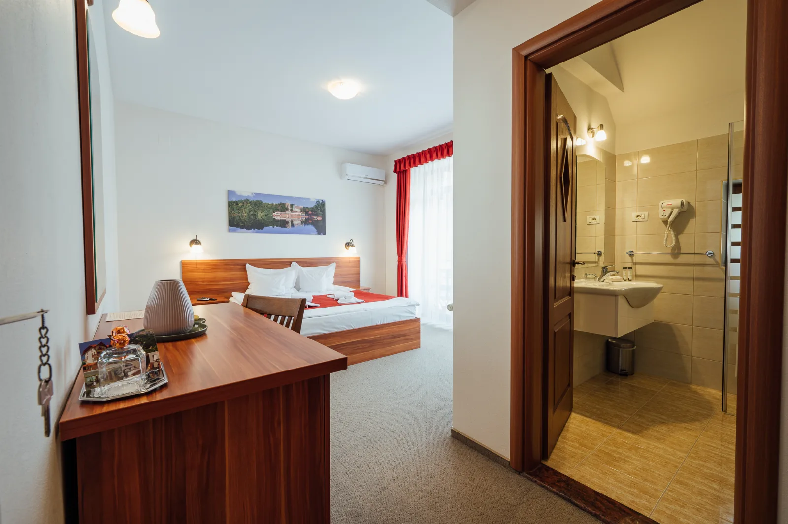 CAMERĂ DUBLĂ SAU TWIN CU BALCON — Comfort, Sovata, Mureș