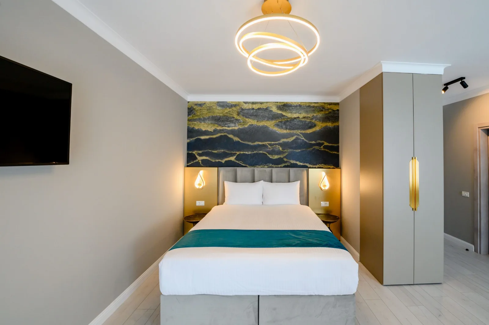Camera Deluxe Matrimonială — Elitte Inn & Suites, Roșu, Ilfov