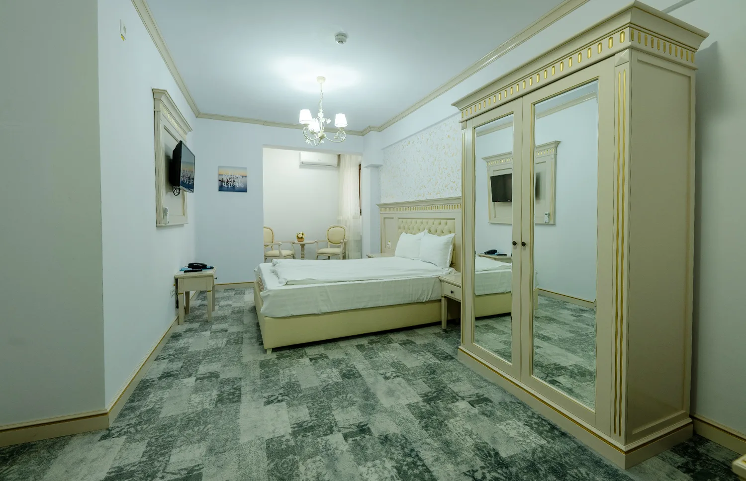Camera Double — Hotel Coral, Uricani, Iași