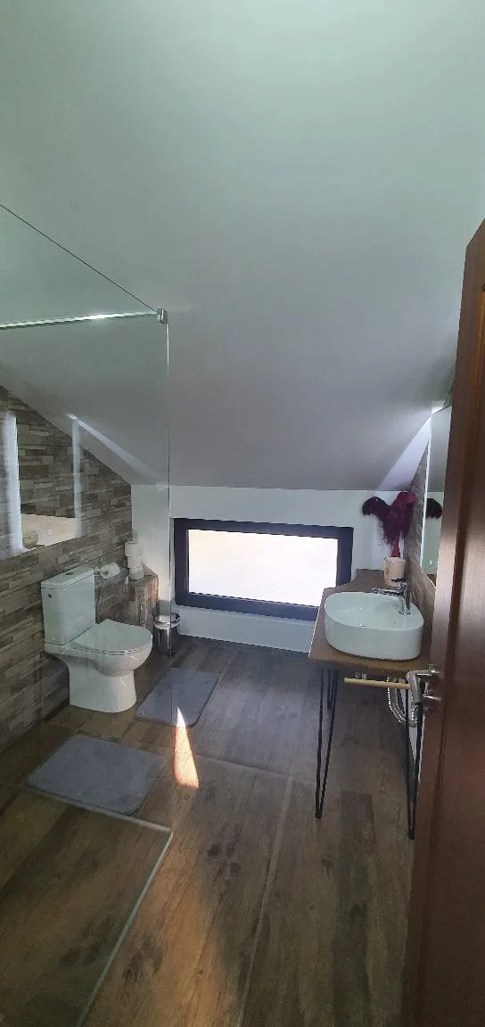 Camera mansardă cu baie proprie — Casa Sebi, Vatra Dornei, Suceava