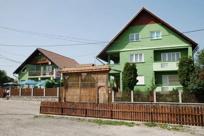Hargita panzió és étterem - Pensiune și restaurant Harghita