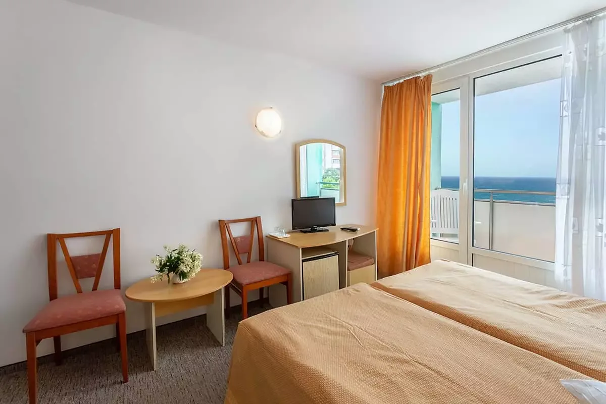 Camera cu vedere frontala la mare renovata 2026 — Hotel Balada, Saturn, Constanța