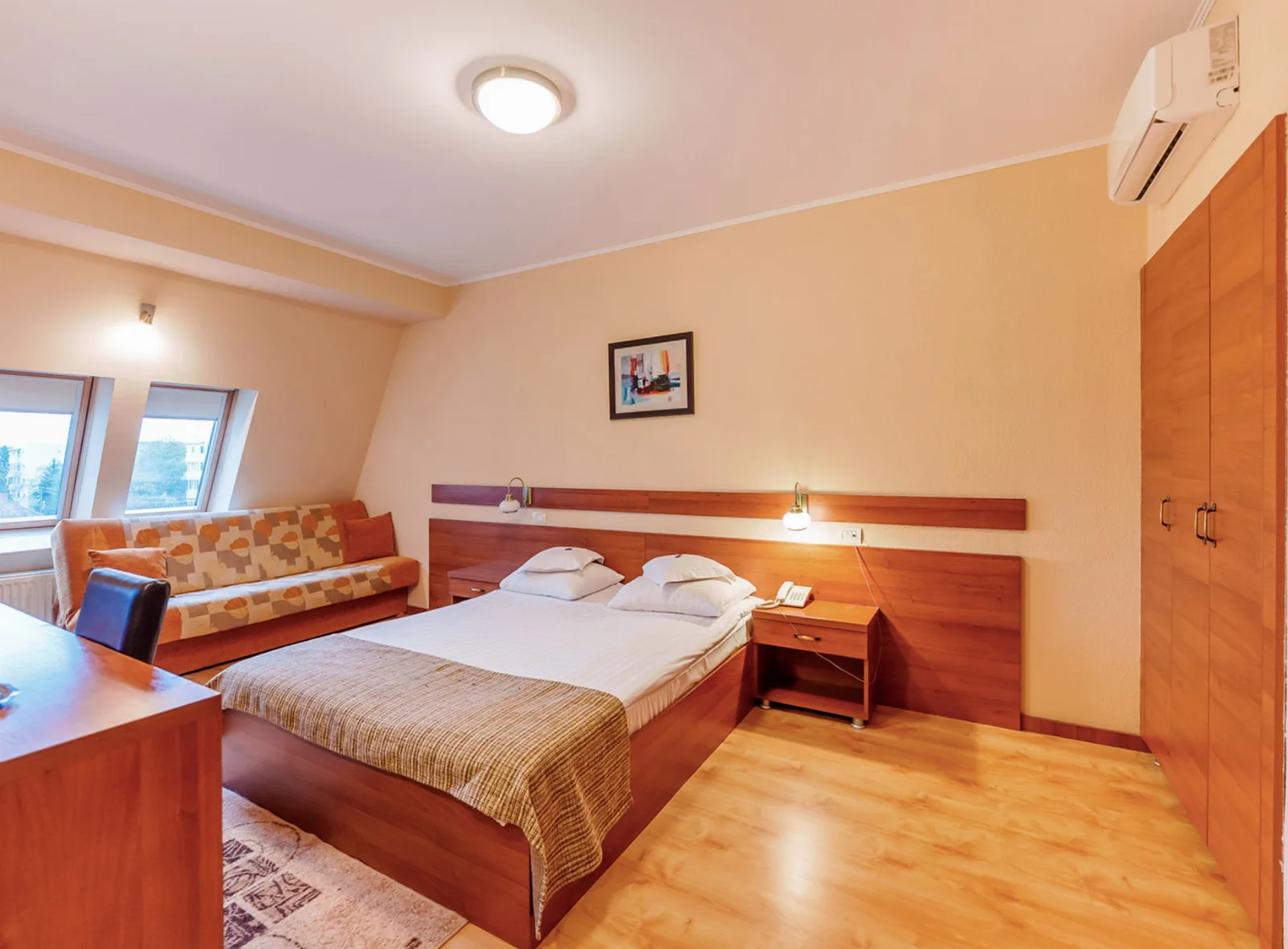 Suite — Crisana, Arad, Arad