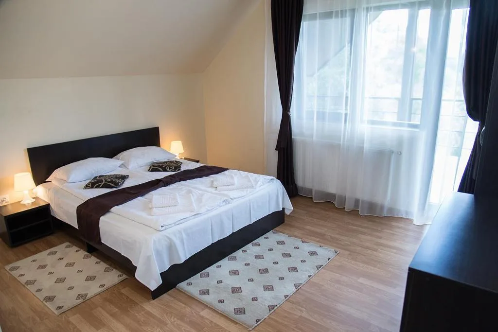 cameră matrimonială — Casa cu Flori, Cisnădioara, Sibiu