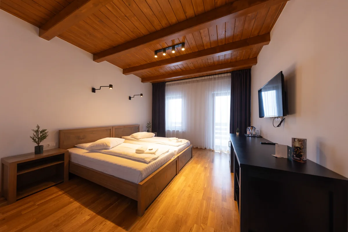 Cameră cu 2 paturi și balcon — Castor, Harghita-Băi, Harghita