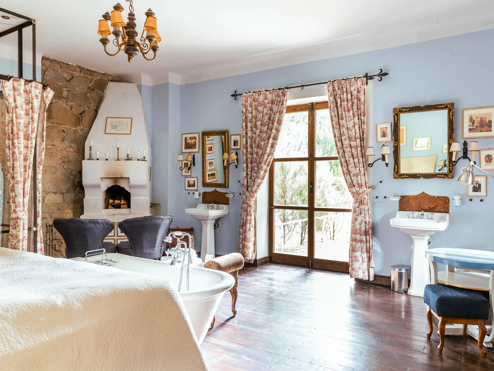 The Blue Suite — The Machine House, Zăbala, Covasna