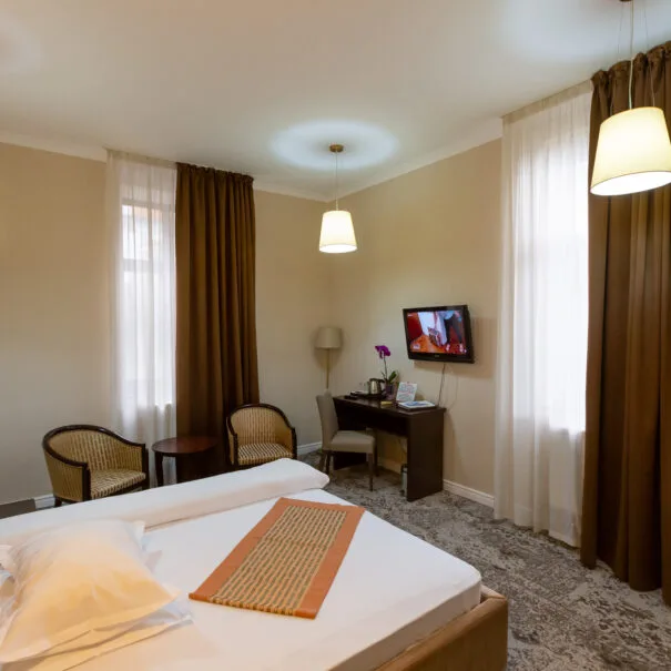 Camera Twin Superioara — Hotel Art, Buzău, Buzău