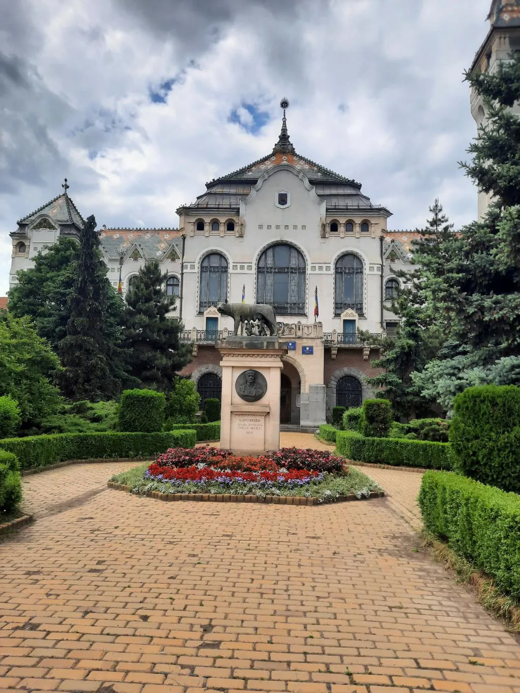 Noroc și Fericire