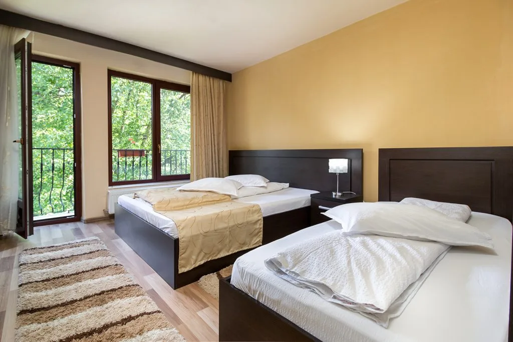 Apartament pentru 5 persoane — Pensiunea Popasul Urșilor, Chișcău, Bihor