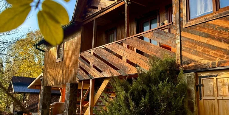Birtok Houses