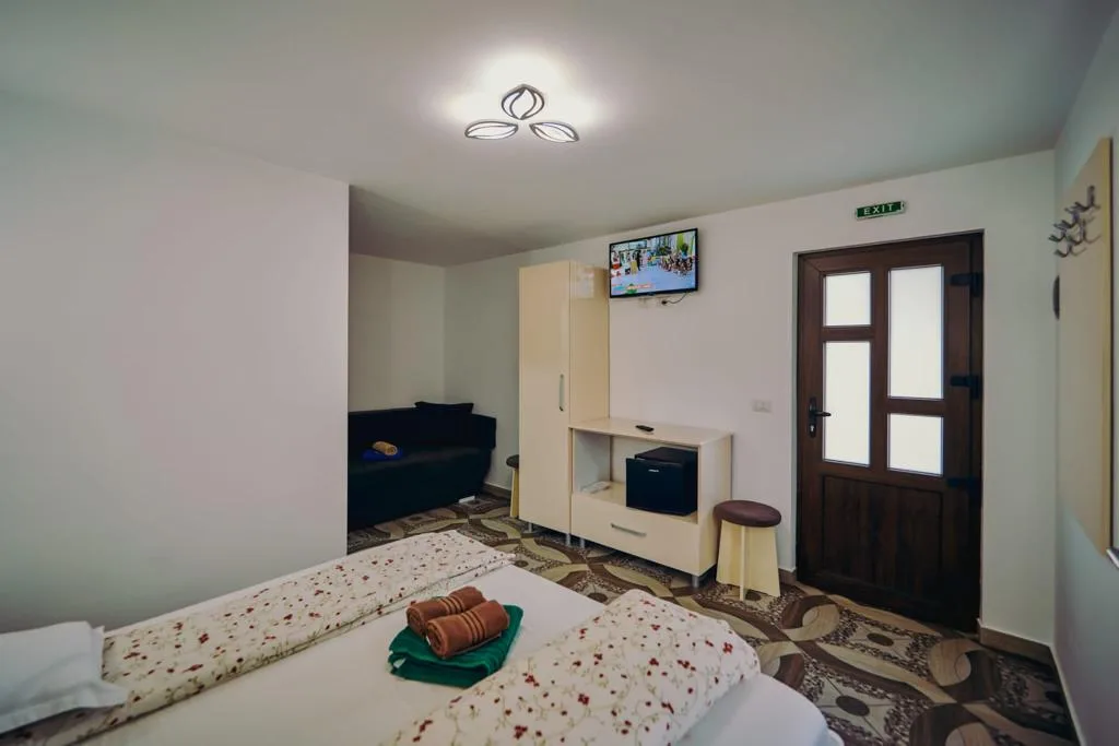 Cameră Triplă — Ramona, Sucevița, Suceava