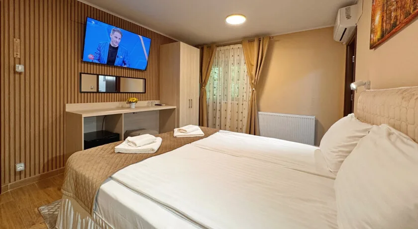Dubla matrimoniala cu balcon — Pensiunea Casa Verde, București, București