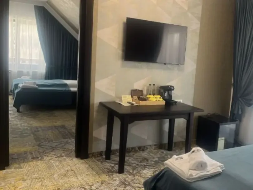 Suite — Poarta Raiului, Tău Bistra, Alba